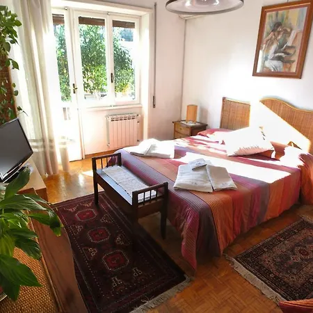 Oda ve Kahvaltı Casa Felice Roma